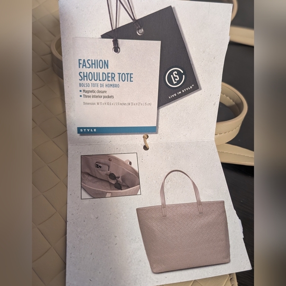 Live In Style Faux Leather Tote - Picture 3 of 3